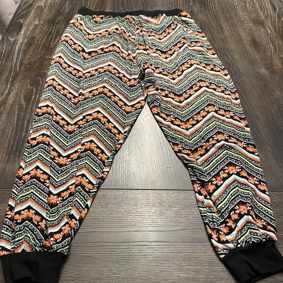 EYE CANDY FLORAL JOGGERS SIZE 2X - Picture 6 of 6